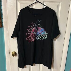 Miami Graphic Black T-Shirt
